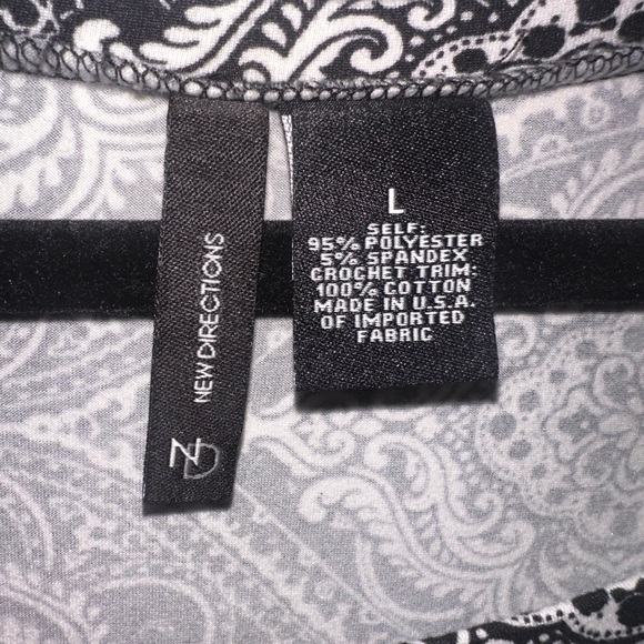 new directions Black & White Medallion Bell-Sleeve Tunic - Picture 6 of 6